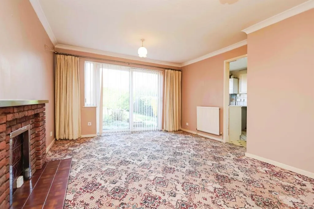 2 bed Maisonette