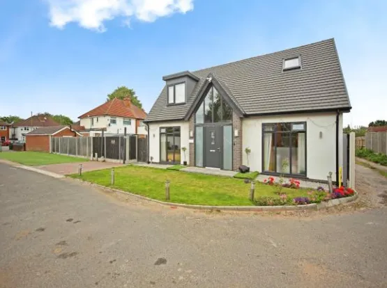 4 bed Detached