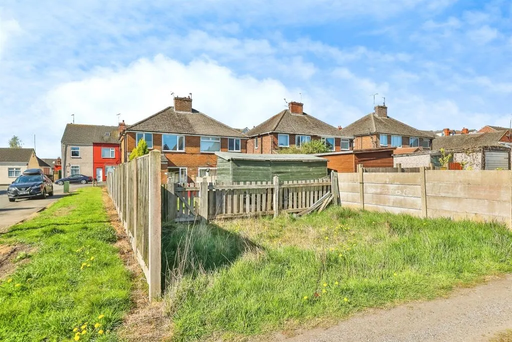 2 bed Semi-Detached