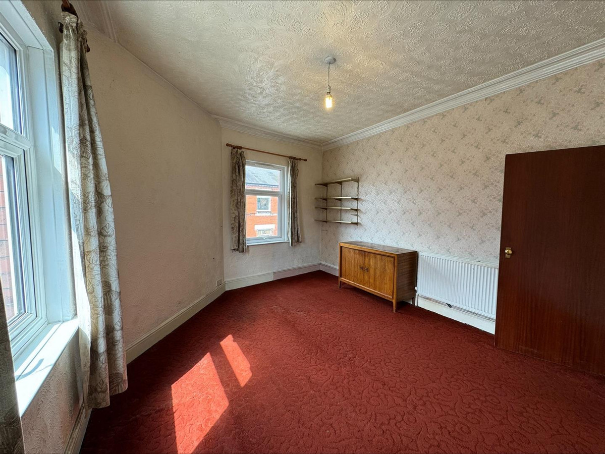 London Road, Newcastle-under-Lyme ST5 7LR