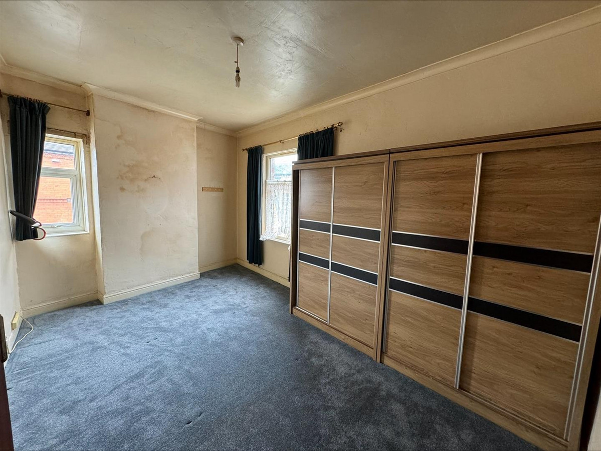 London Road, Newcastle-under-Lyme ST5 7LR