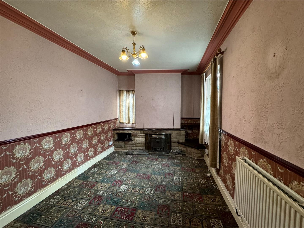 London Road, Newcastle-under-Lyme ST5 7LR