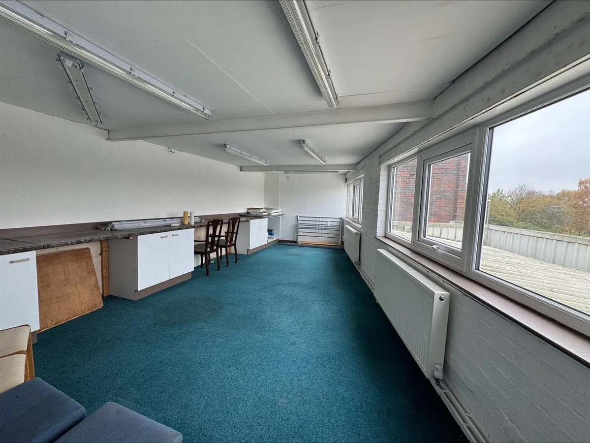 Sandbach Road, Stoke-on-Trent ST6 2DG