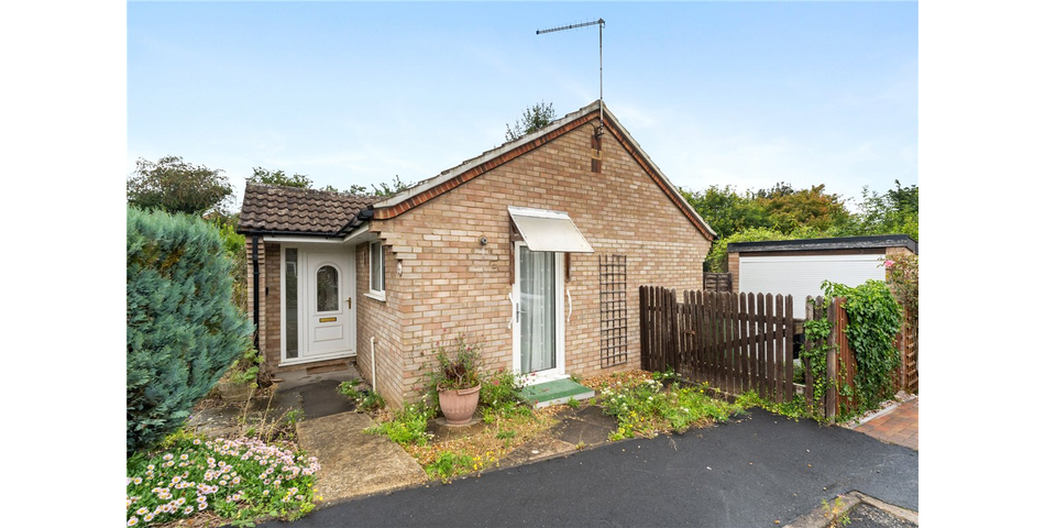 Largely extended and detached bungalow close to Cambridge. 