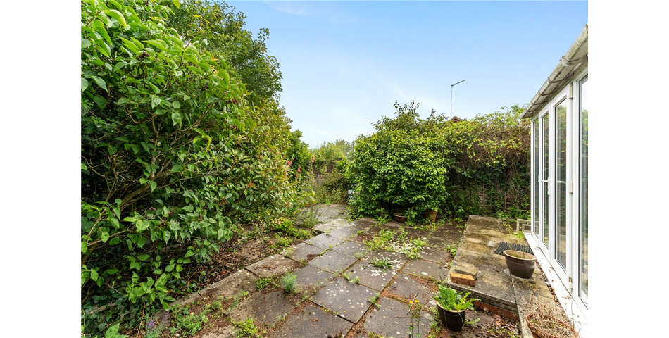 Largely extended and detached bungalow close to Cambridge. 