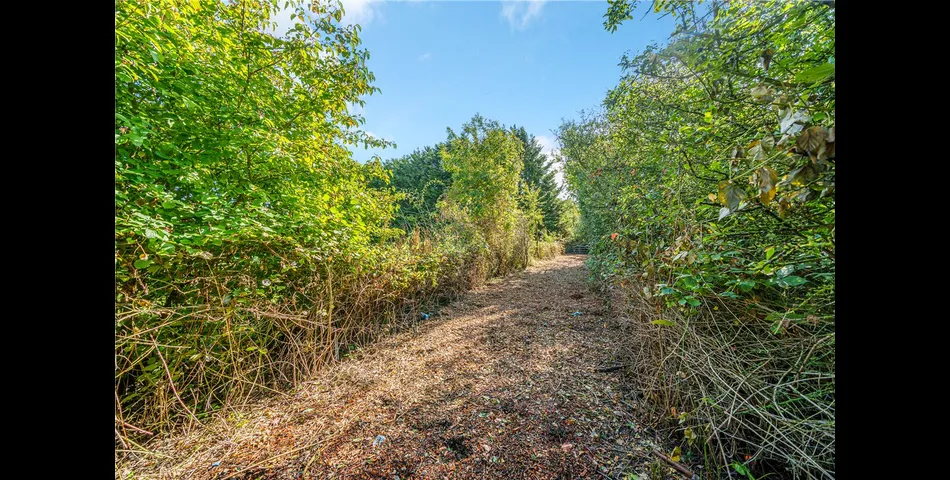 Land south of Astwood Road