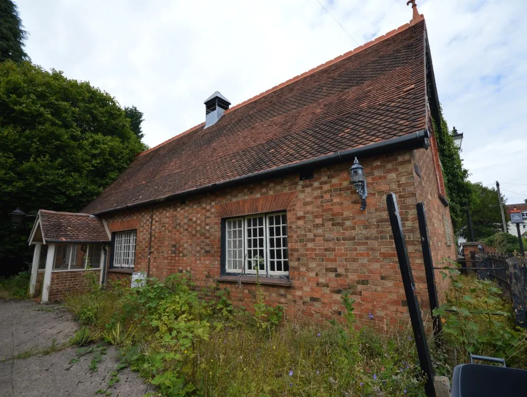 Courtney Memorial Hall, The Square, Aspley Guise, Milton Keynes, Buckinghamshire, MK17 8DG