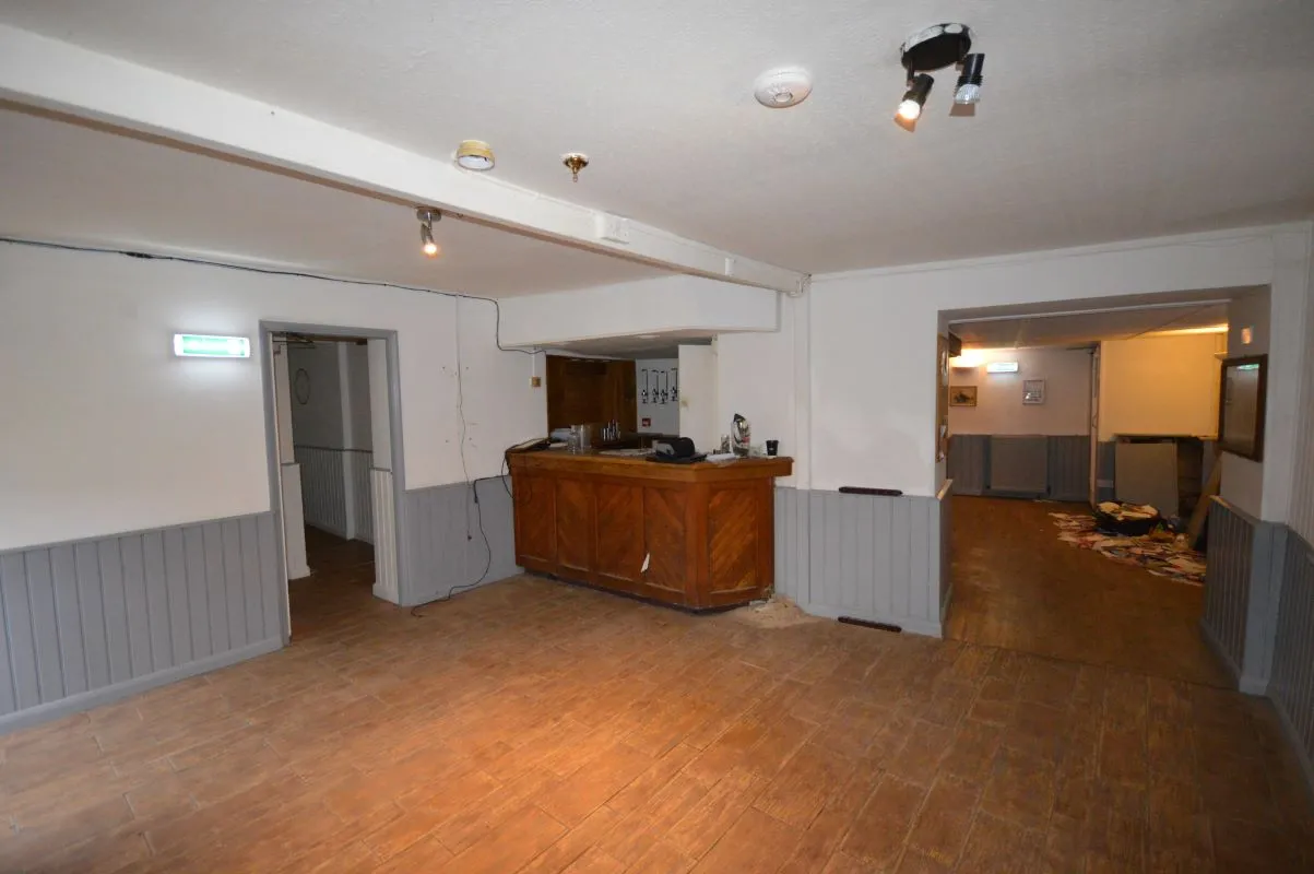Crown and Pipes Public House, 14 High Street, Fenstanton, Cambridgeshire, PE28 9LQ