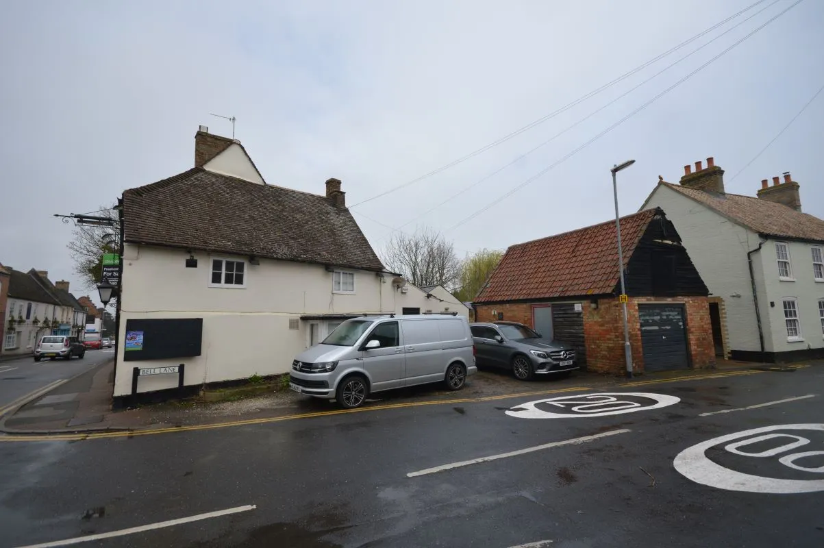 Crown and Pipes Public House, 14 High Street, Fenstanton, Cambridgeshire, PE28 9LQ