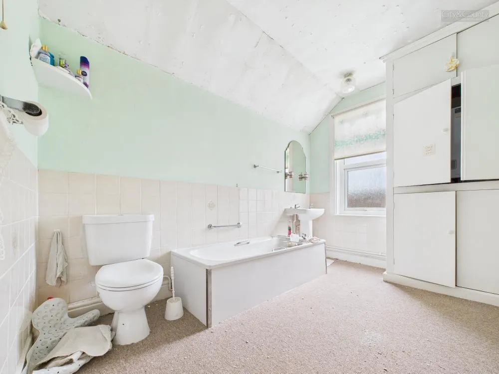 2 bed End of Terrace