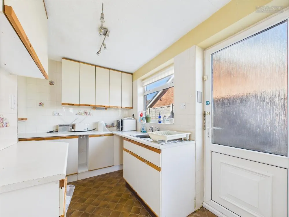 2 bed Semi-Detached Bungalow