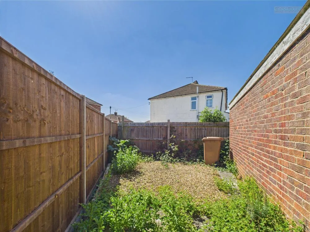 2 bed Semi-Detached Bungalow