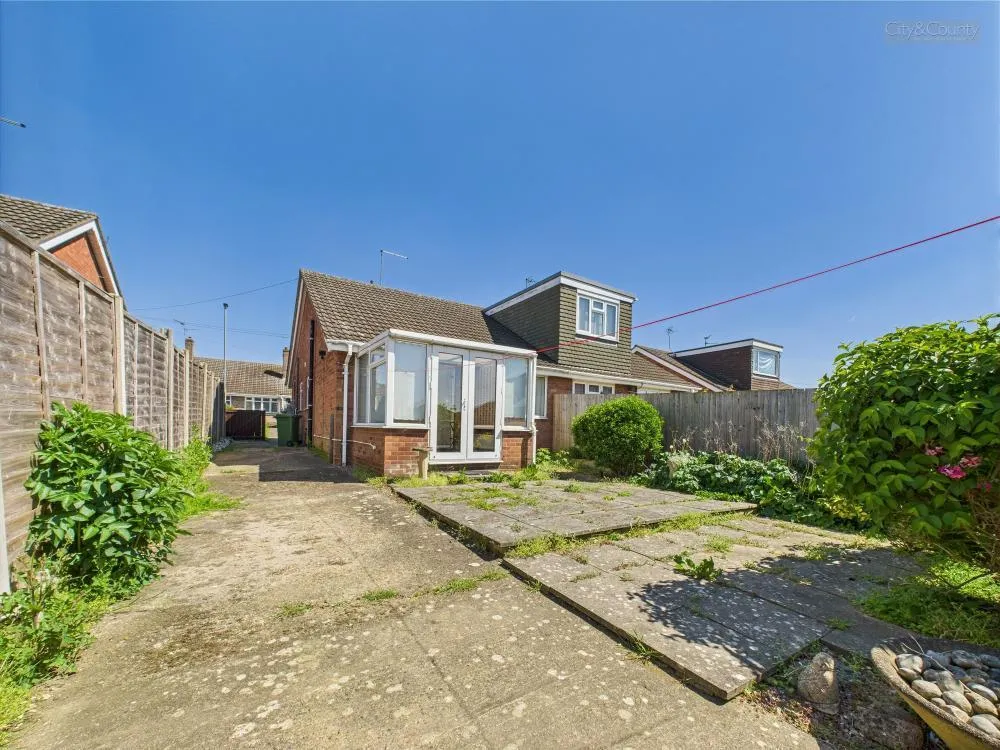 2 bed Semi-Detached Bungalow