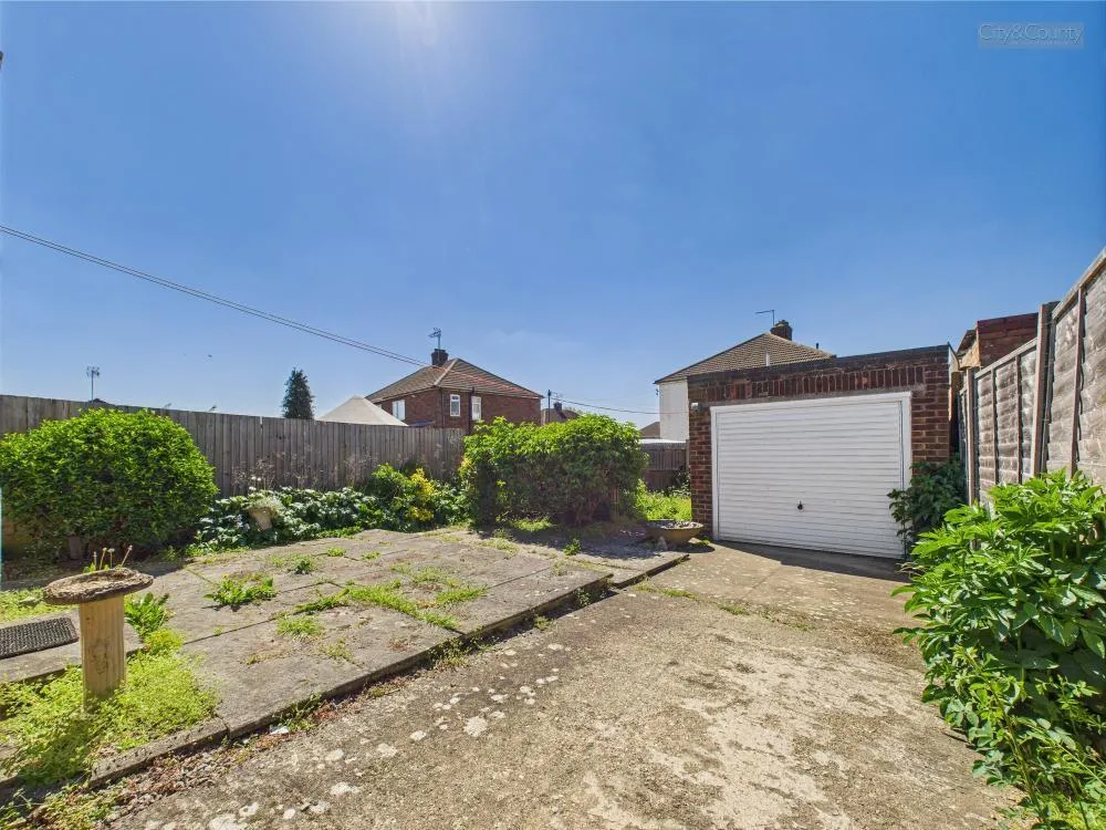 2 bed Semi-Detached Bungalow