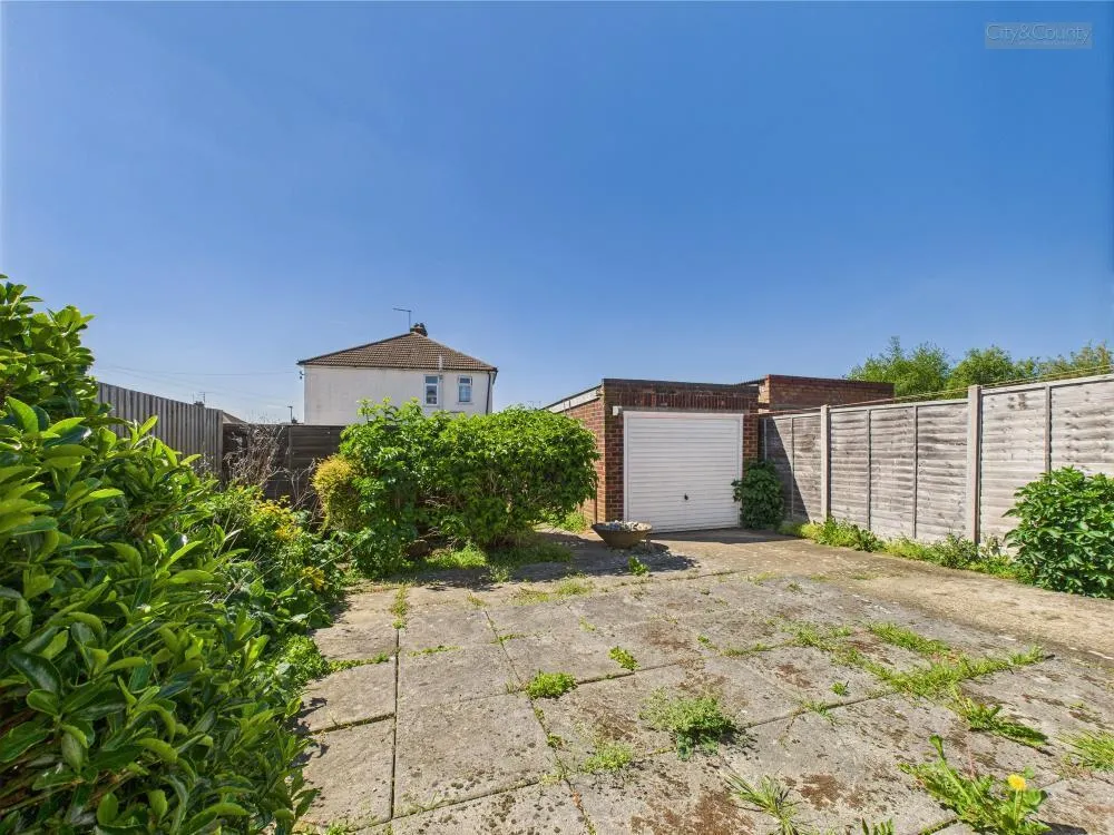 2 bed Semi-Detached Bungalow
