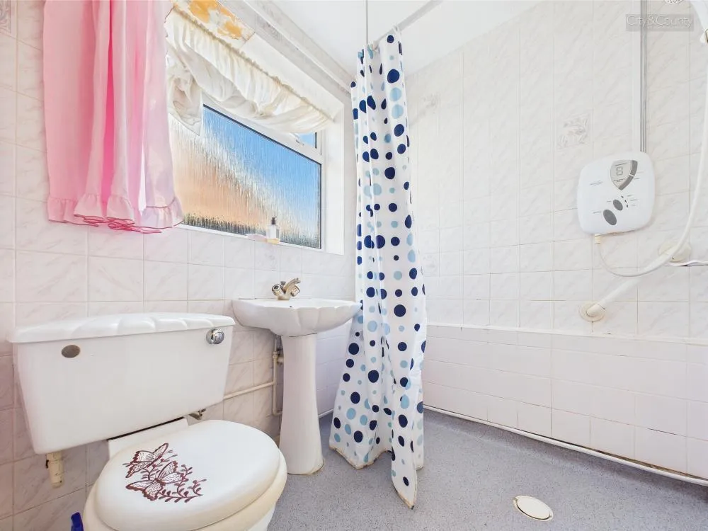 2 bed Semi-Detached Bungalow