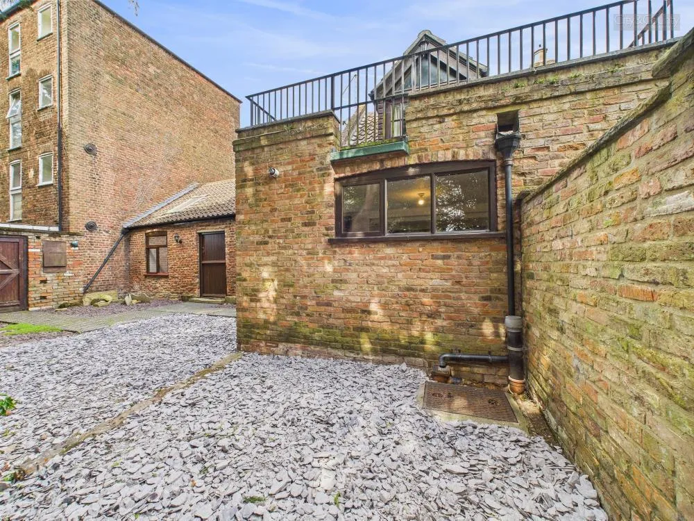 1 bed Barn Conversion