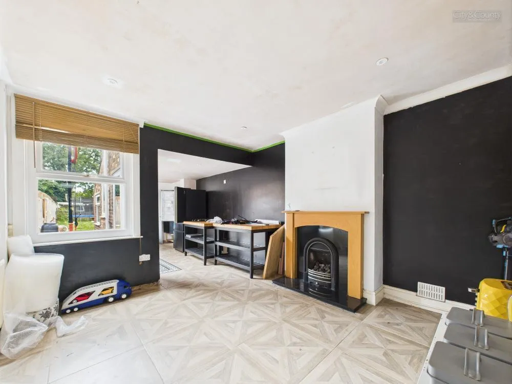 3 bed End of Terrace