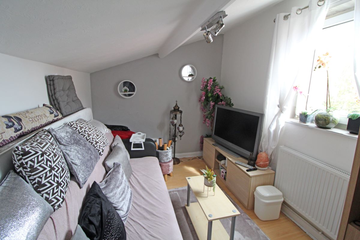 High Street, Leiston, Suffolk, IP16 4BX - Online Auctions
