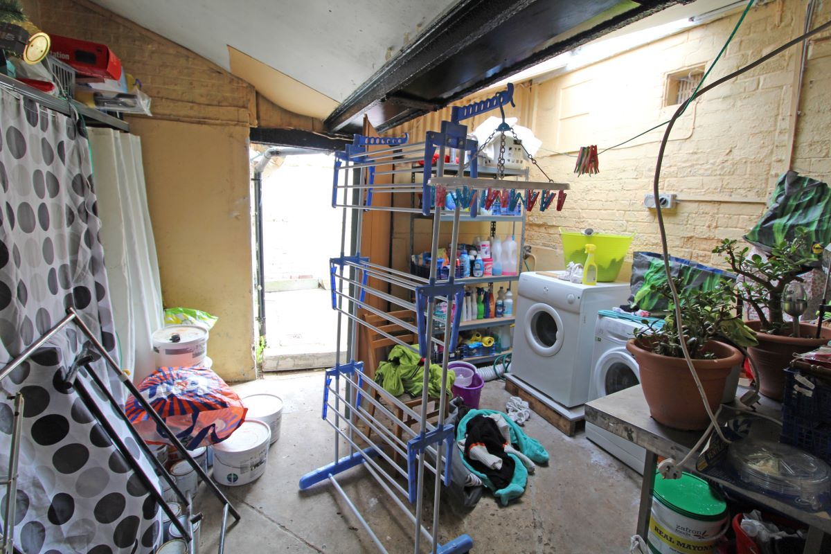 High Street, Leiston, Suffolk, IP16 4BX - Online Auctions