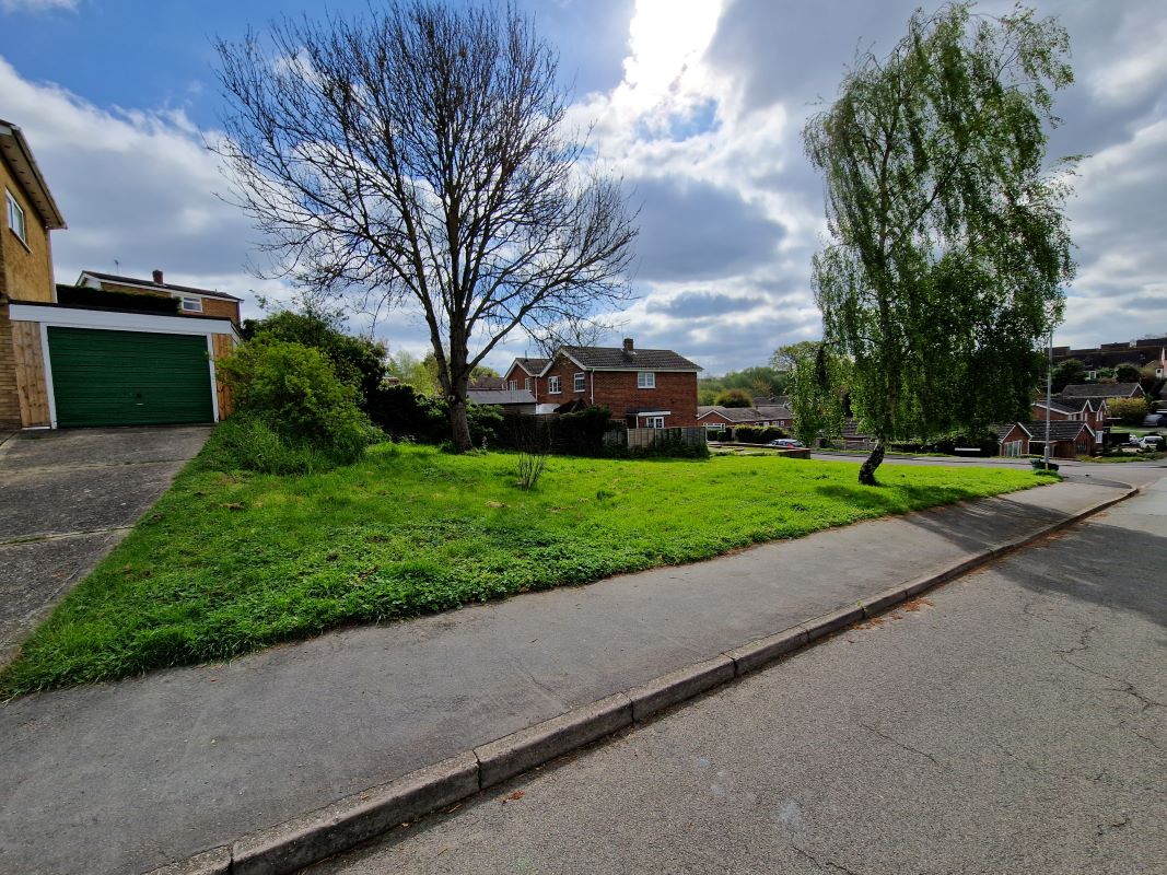 Woodthorpe Close and Adjoining Land, Woodthorpe Close, Hadleigh, Ipswich, Suffolk, IP7 5JB - Online Auctions