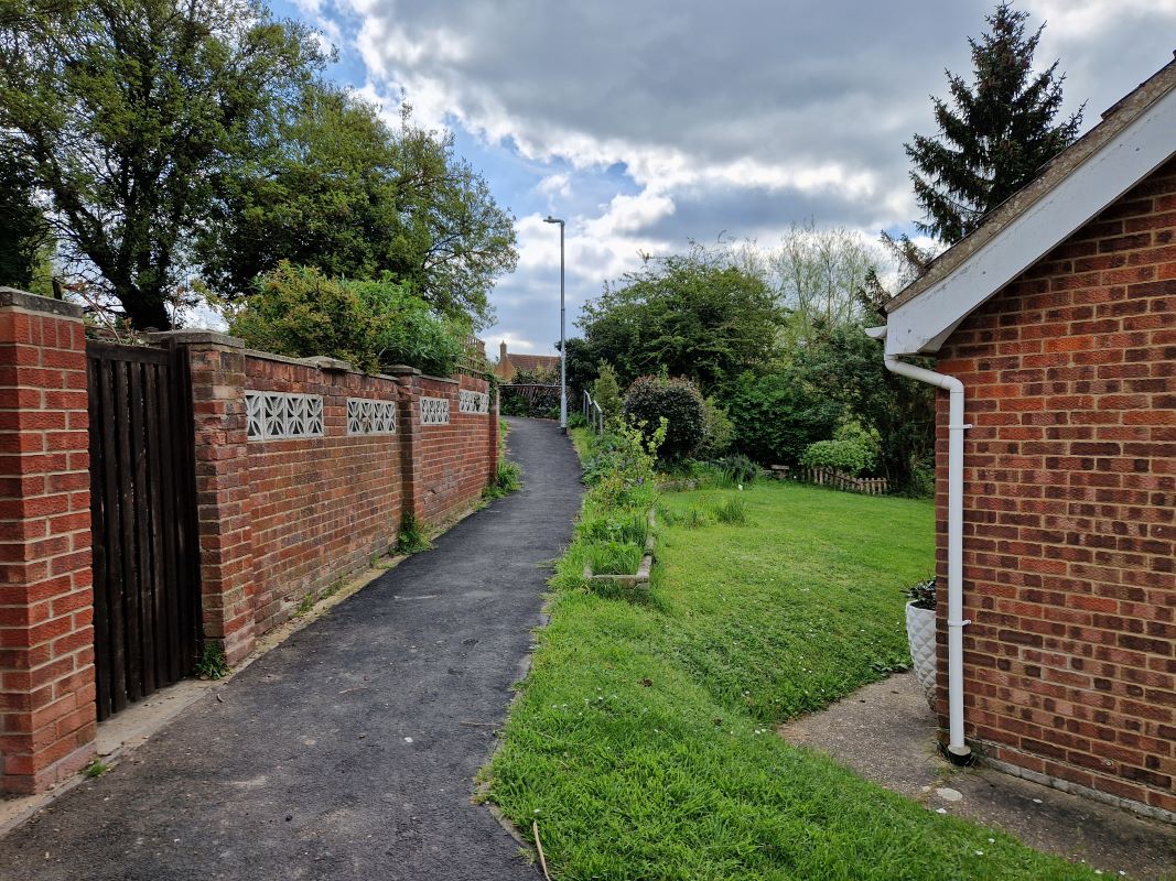 Woodthorpe Close and Adjoining Land, Woodthorpe Close, Hadleigh, Ipswich, Suffolk, IP7 5JB - Online Auctions