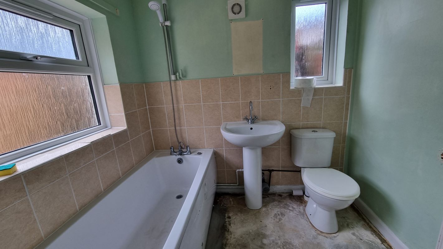 Clapham Road North, Lowestoft, Suffolk, NR32 1RS - Online Auctions