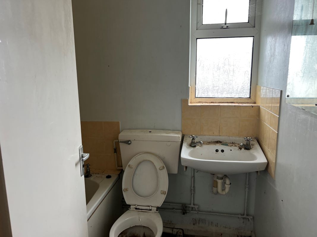 Broadway, Wickham Market, Woodbridge, Suffolk, IP13 0RN - Online Auctions