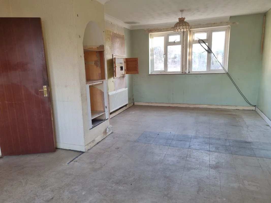 Seaward Avenue, Leiston, Suffolk, IP16 4BB - Online Auctions