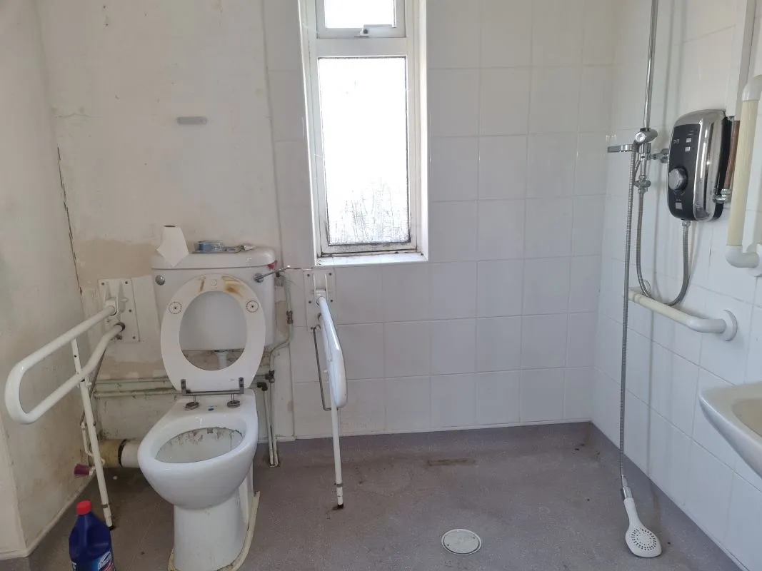 Seaward Avenue, Leiston, Suffolk, IP16 4BB - Online Auctions