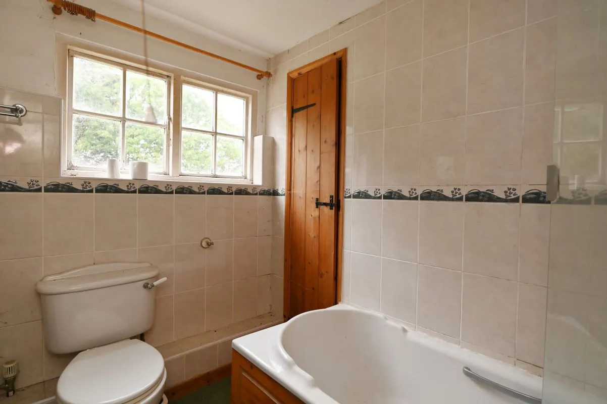 Middle Green, Sibton Green, Sibton, Saxmundham, Suffolk, IP17 2JX - Online Auctions