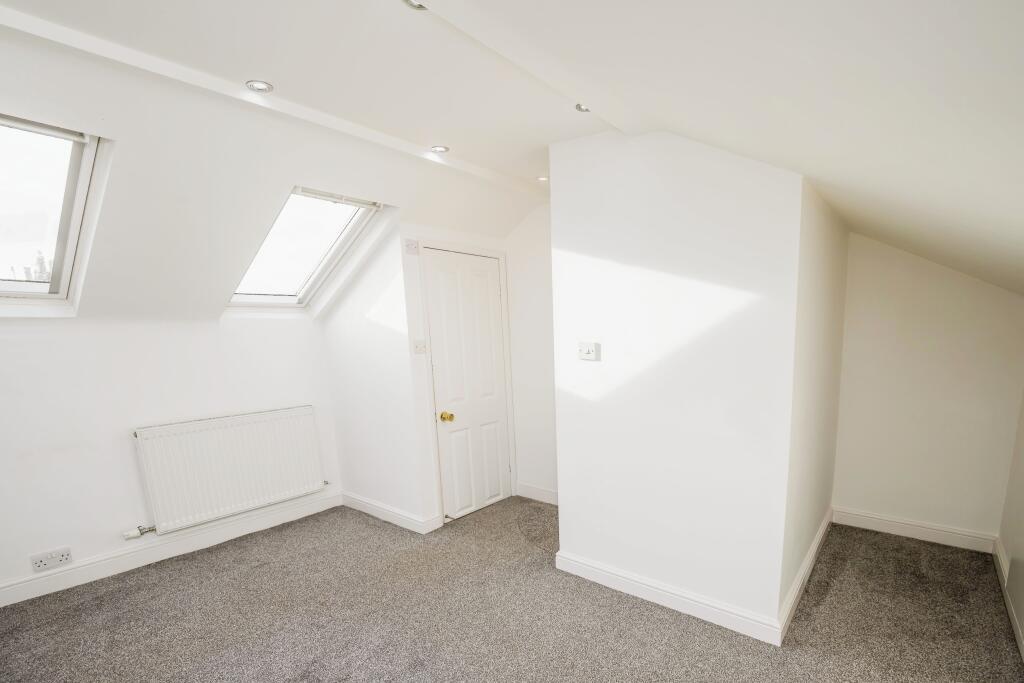 4 bed Terraced