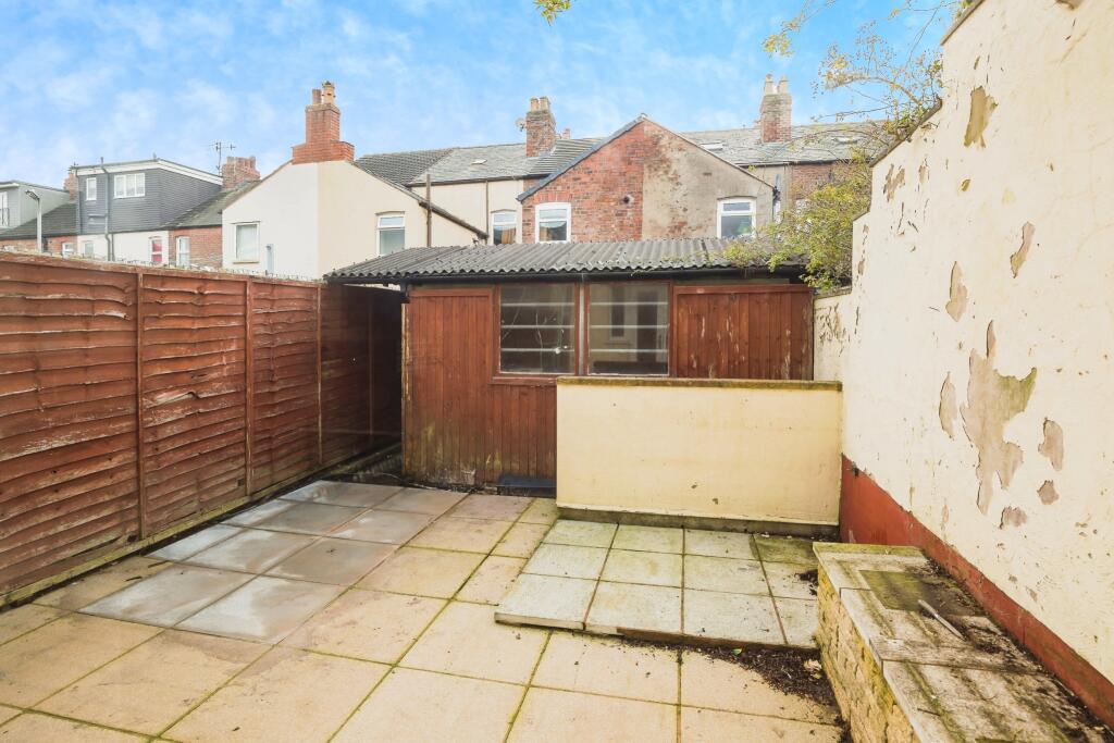 4 bed Terraced