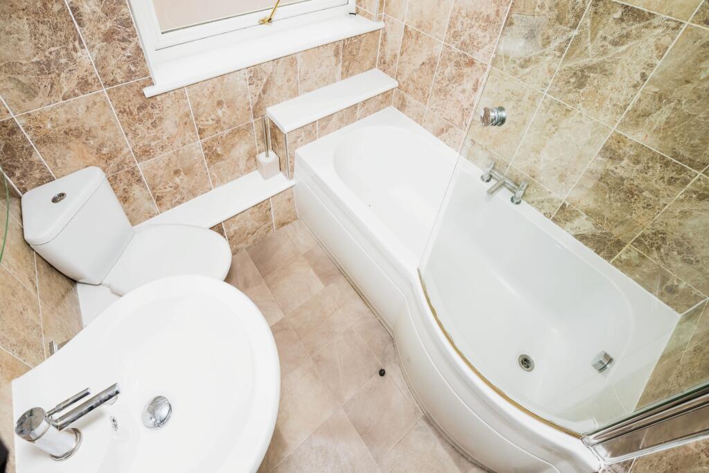 4 bed Terraced