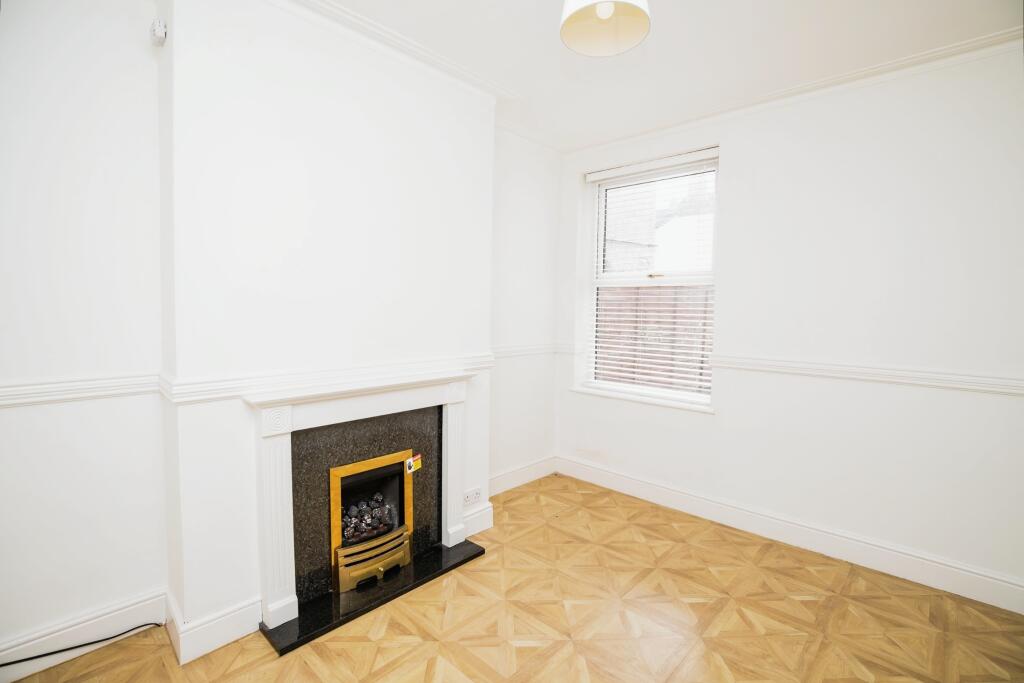 4 bed Terraced