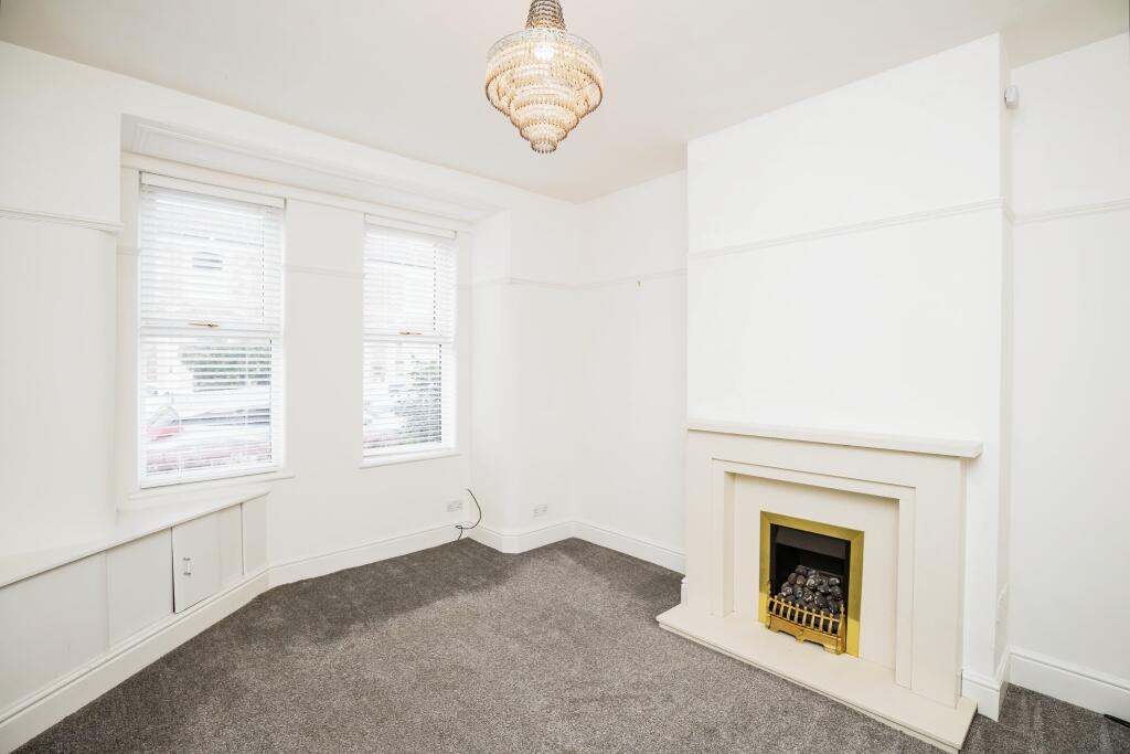 4 bed Terraced
