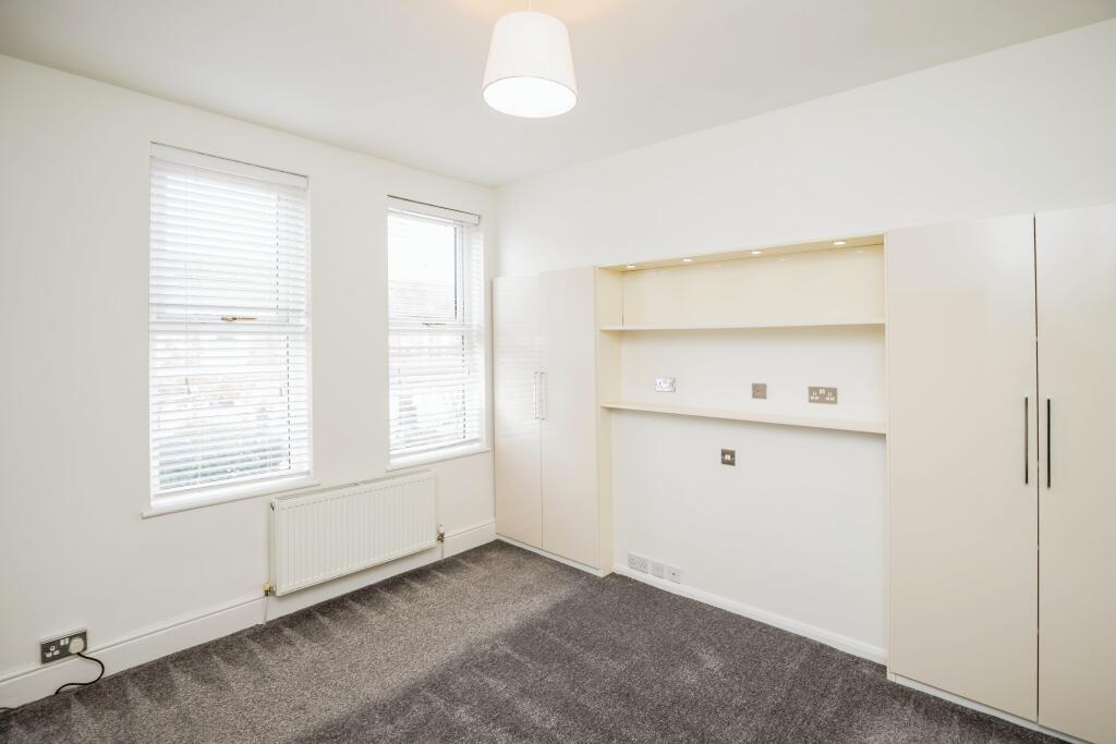 4 bed Terraced
