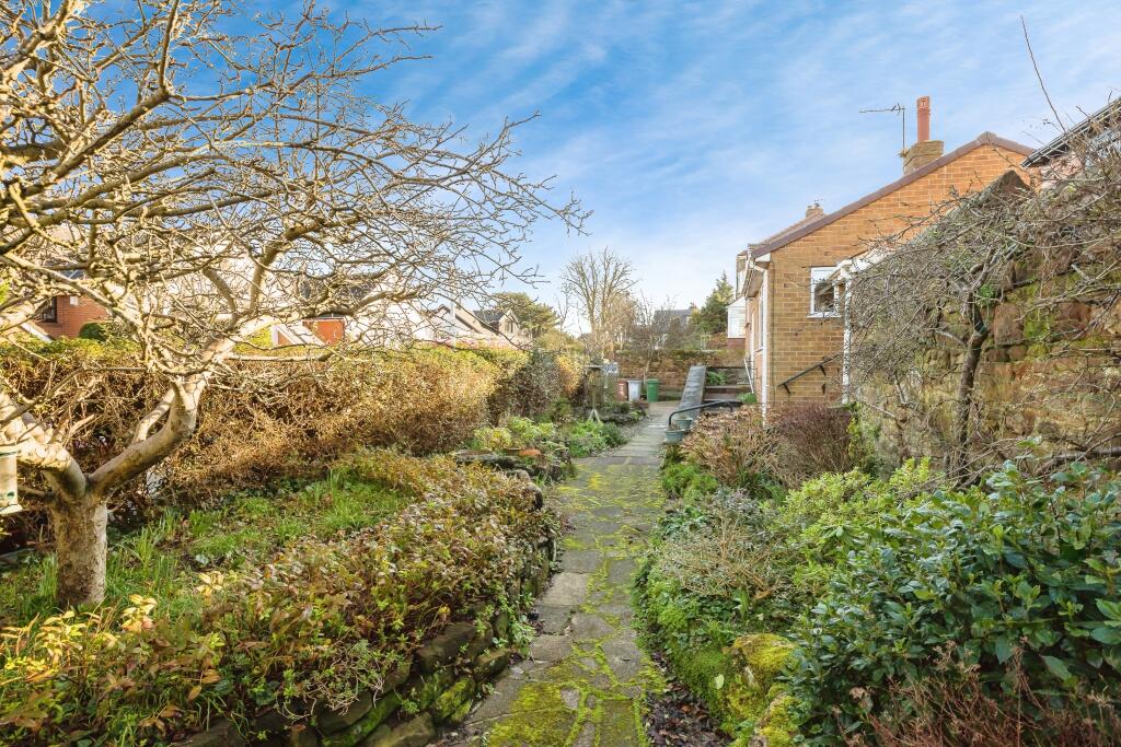 2 bed Detached