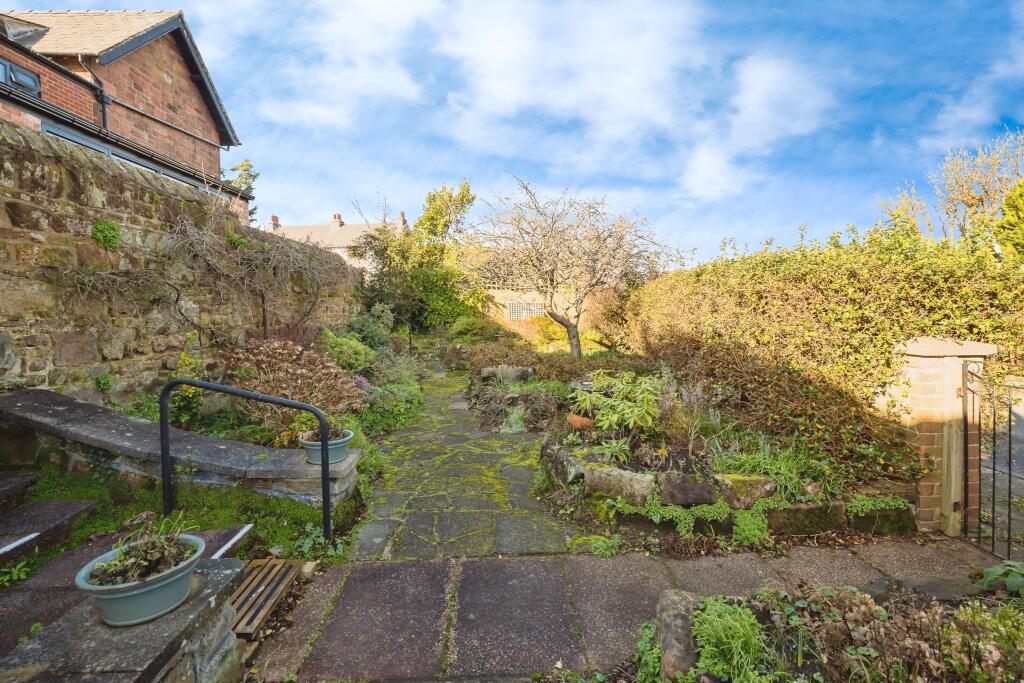 2 bed Detached