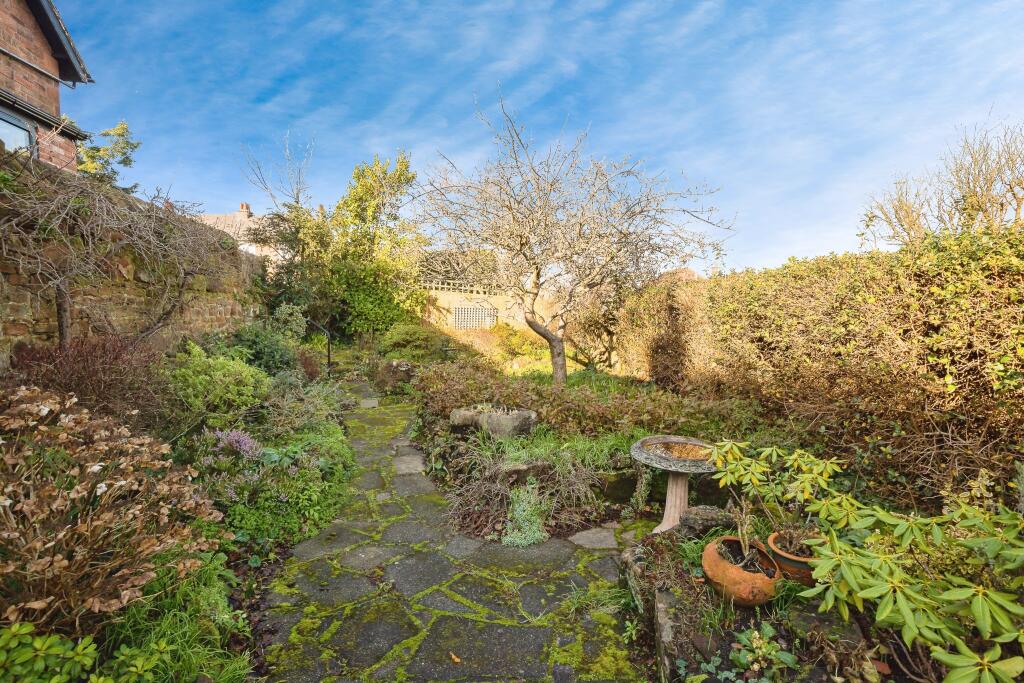 2 bed Detached