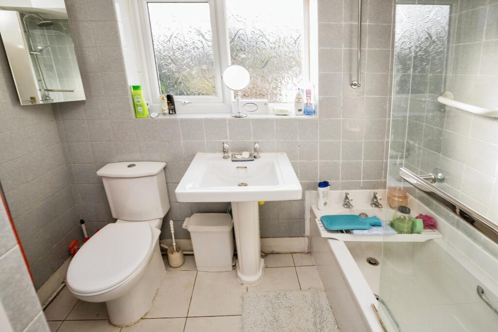 2 bed Detached