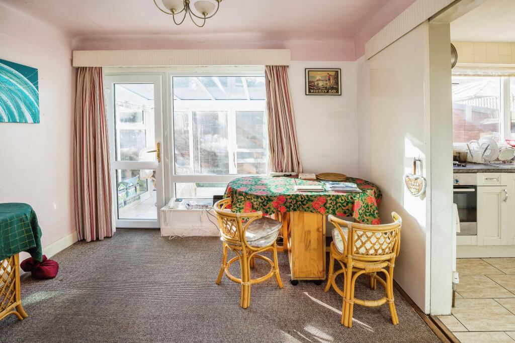 2 bed Detached