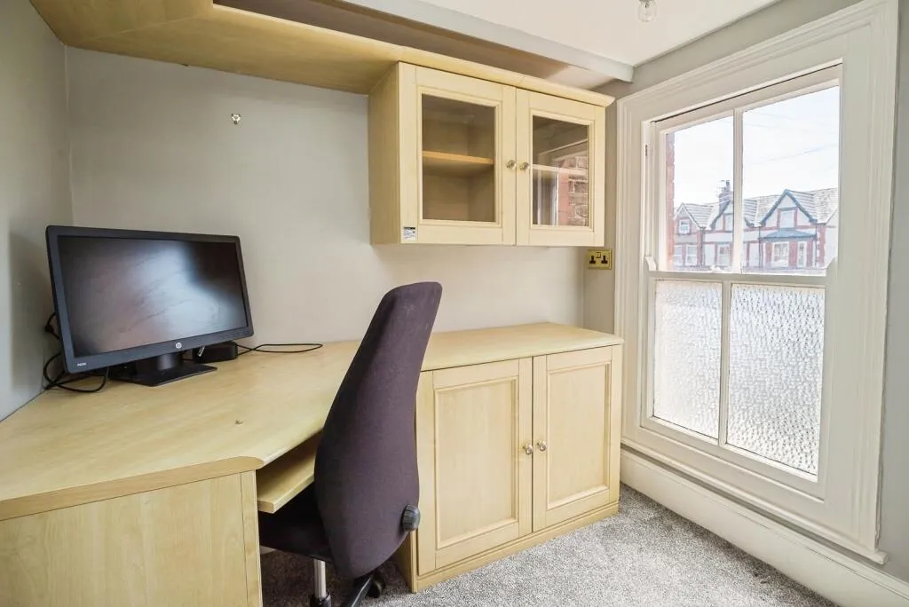 4 bed Maisonette