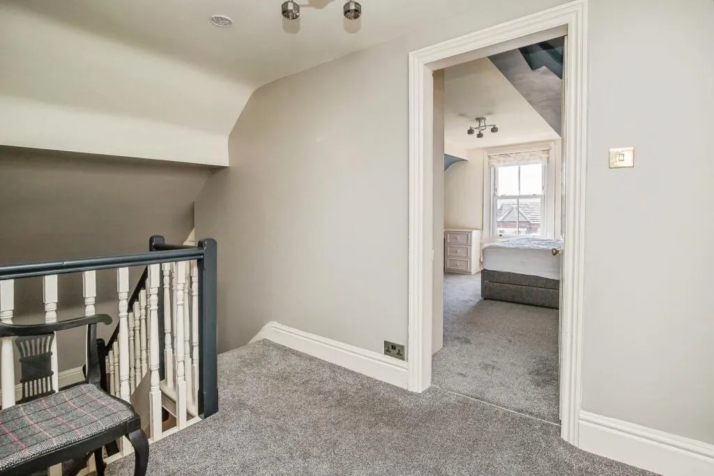 4 bed Maisonette