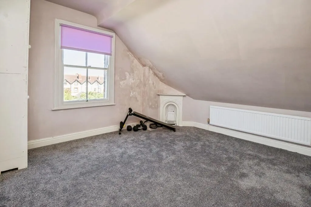 4 bed Maisonette
