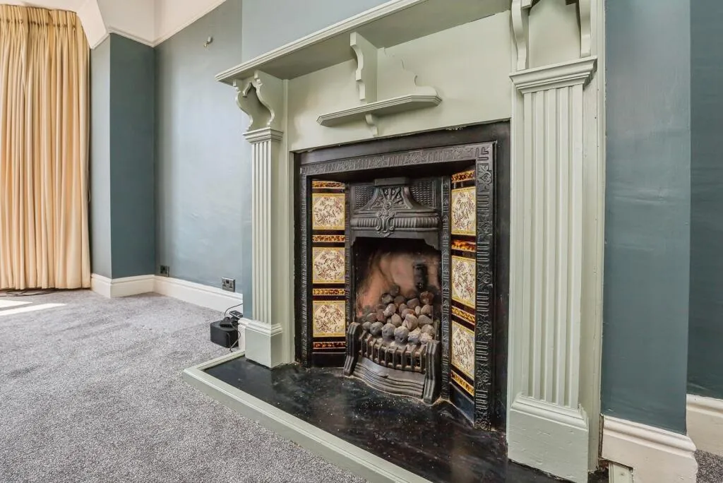 4 bed Maisonette