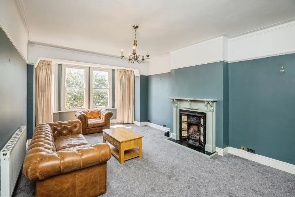 4 bed Maisonette