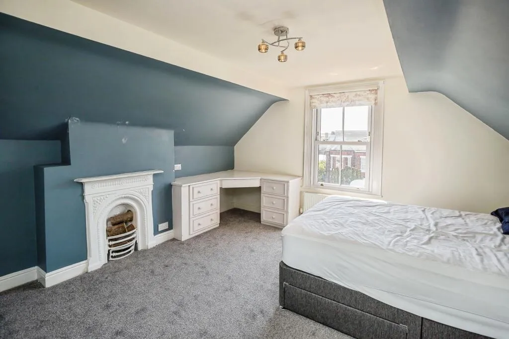 4 bed Maisonette