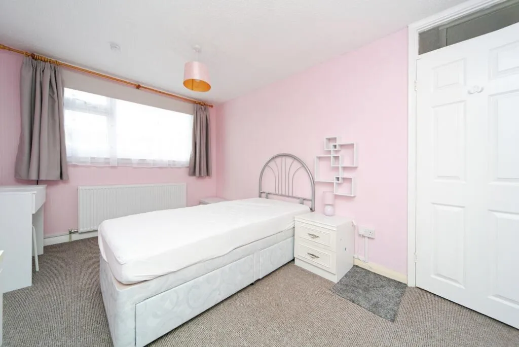 3 bed Semi-Detached