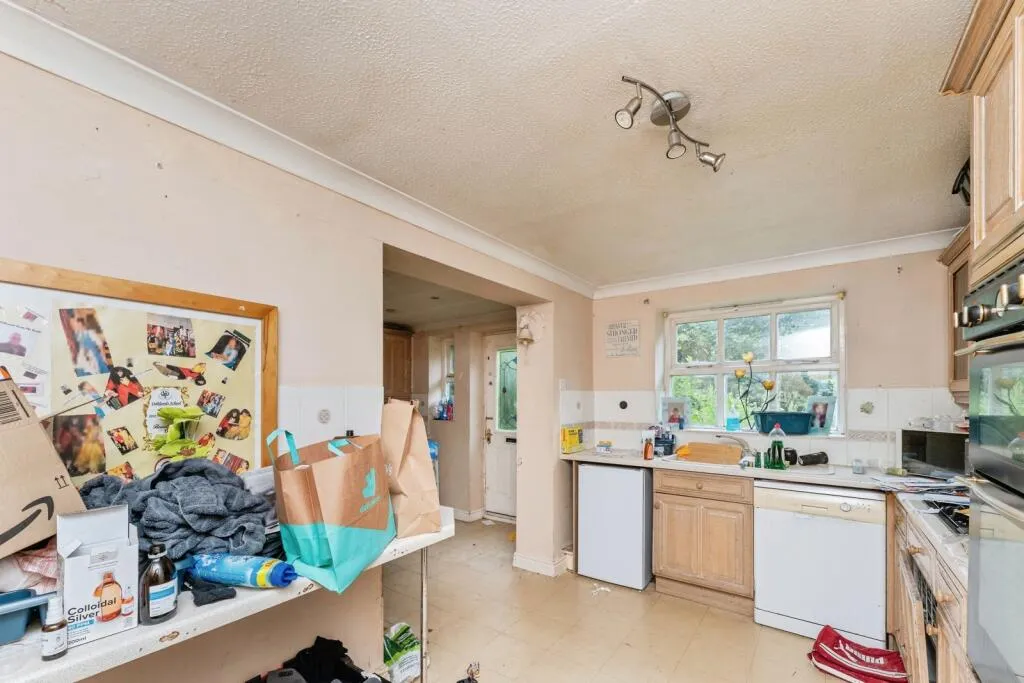 4 bed Detached